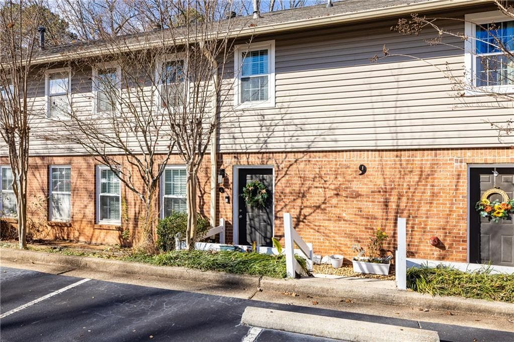 7750 Roswell Road 9G, Sandy Springs, GA 30350 — most recent listing photo