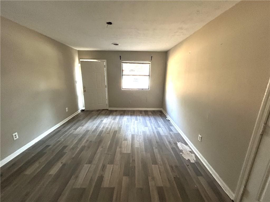 3 bedroom, 2 bathroom, 1,092 sq ft single family residence under contract at 2181 Delowe Drive, East Point, GA 30344 — photo 8