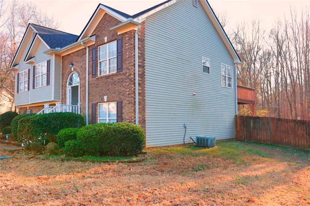 4 bedroom, 3 bathroom, 1,533 sq ft single family residence for sale at 20 Hollow Court, Covington, GA 30016 — photo 4