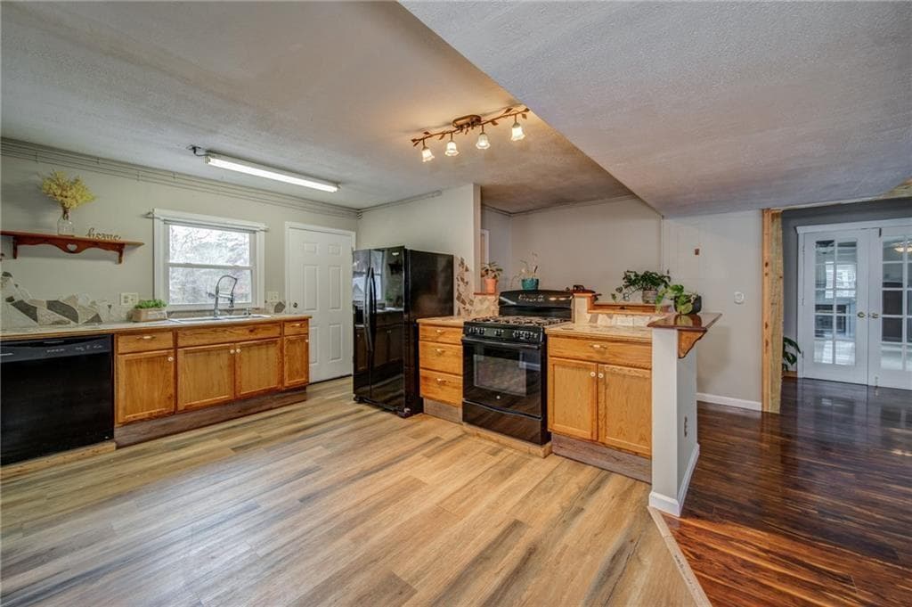 duplex under contract at 53 Black Road, White, GA 30184 — photo 10