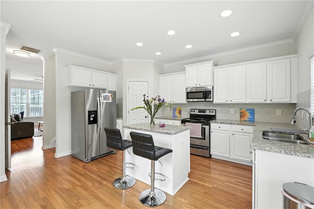 3 bedroom, 4 bathroom, 1,248 sq ft townhouse for sale at 1689 Liberty Parkway, Atlanta, GA 30318 — photo 10