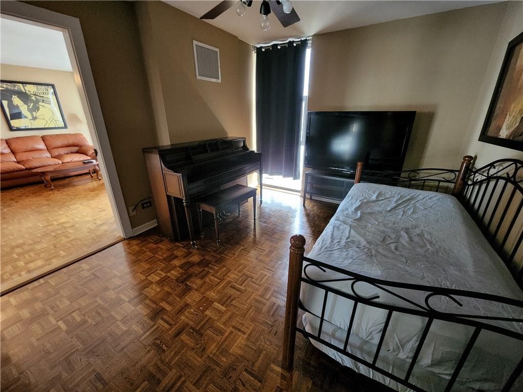 2 bedroom, 1 bathroom, 992 sq ft condominium for rent at 620 Peachtree Street 1011, Atlanta, GA 30308 for $1,795 a month — photo 8
