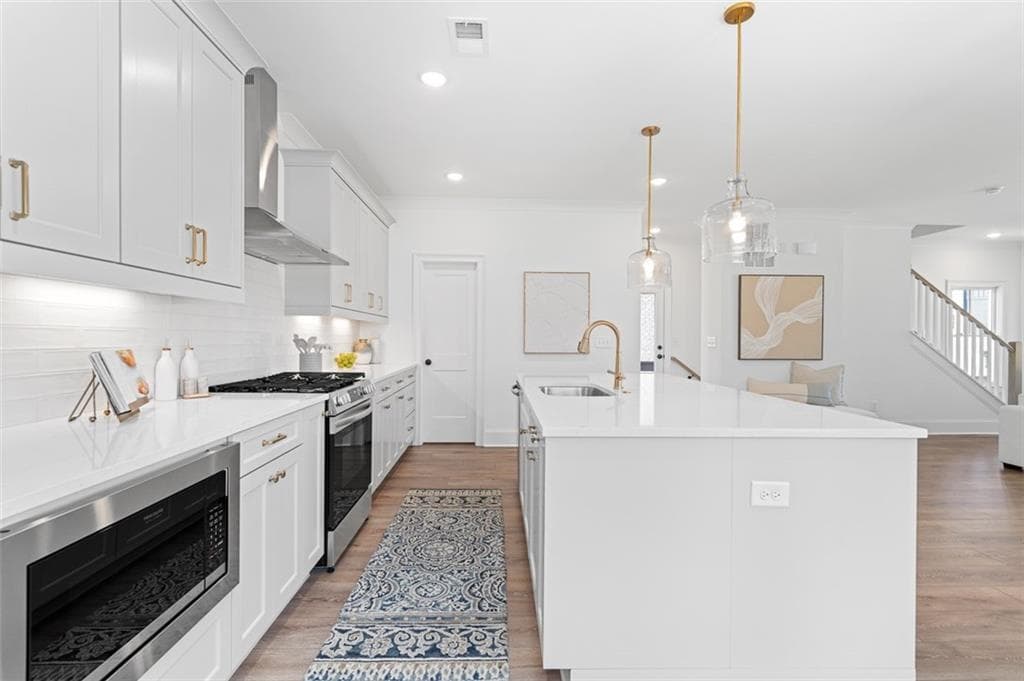 4 bedroom, 4 bathroom, 2,025 sq ft single family residence for sale at 3304 Stillwood Lane, Atlanta, GA 30354 — photo 7