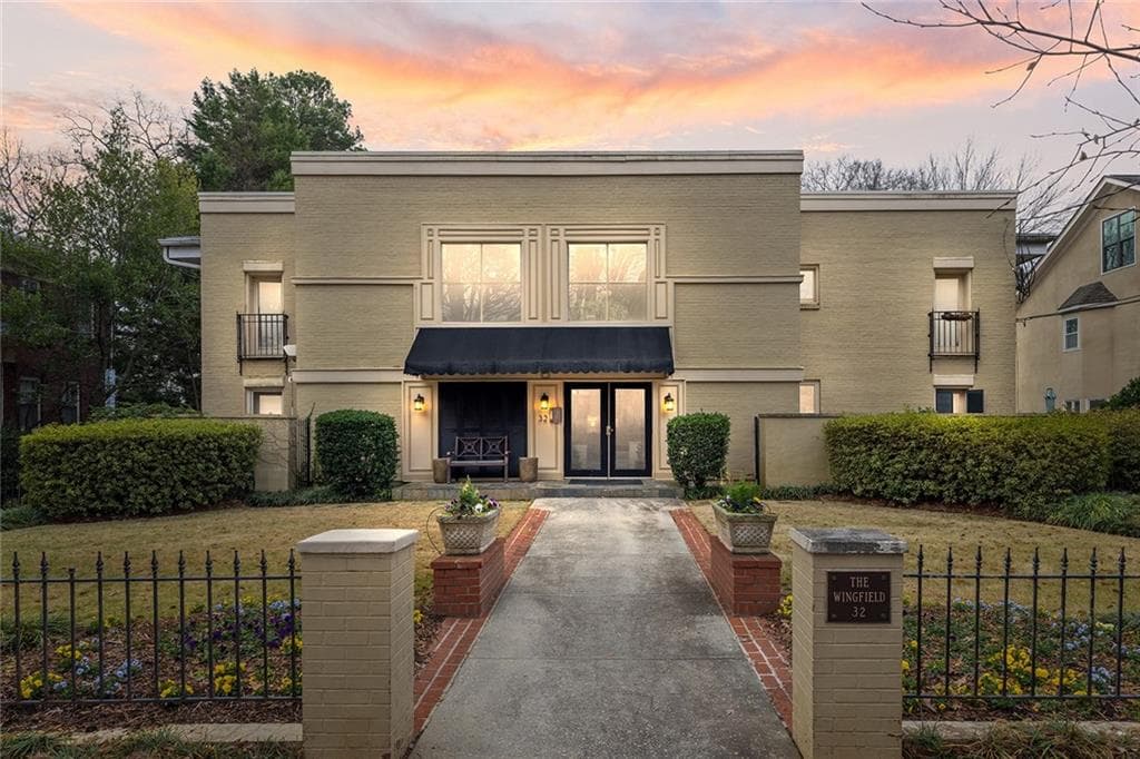 2 bedroom, 2 bathroom, 1,120 sq ft condominium sold at 32 28TH Street #204, Atlanta, GA 30309