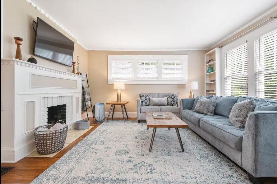 3 bedroom, 1 bathroom, 1,250 sq ft single family residence for rent at 152 Ponce De Leon Court, Decatur, GA 30030 for $4,000 a month — photo 3