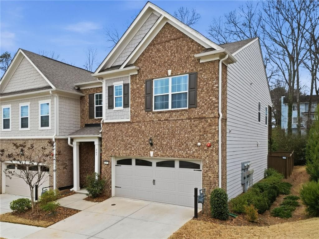 3 bedroom, 4 bathroom, 2,504 sq ft townhouse under contract at 207 Holden Way, Woodstock, GA 30189 — photo 4