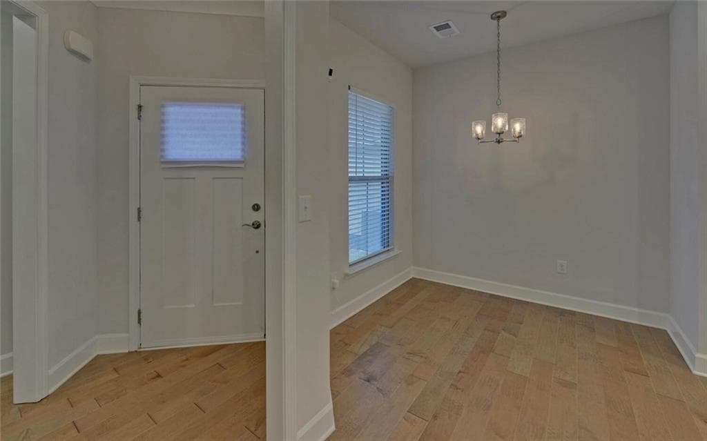 2 bedroom, 2 bathroom, 1,509 sq ft single family residence for sale at 5989 Rollingwood Way, Hoschton, GA 30548 — photo 4