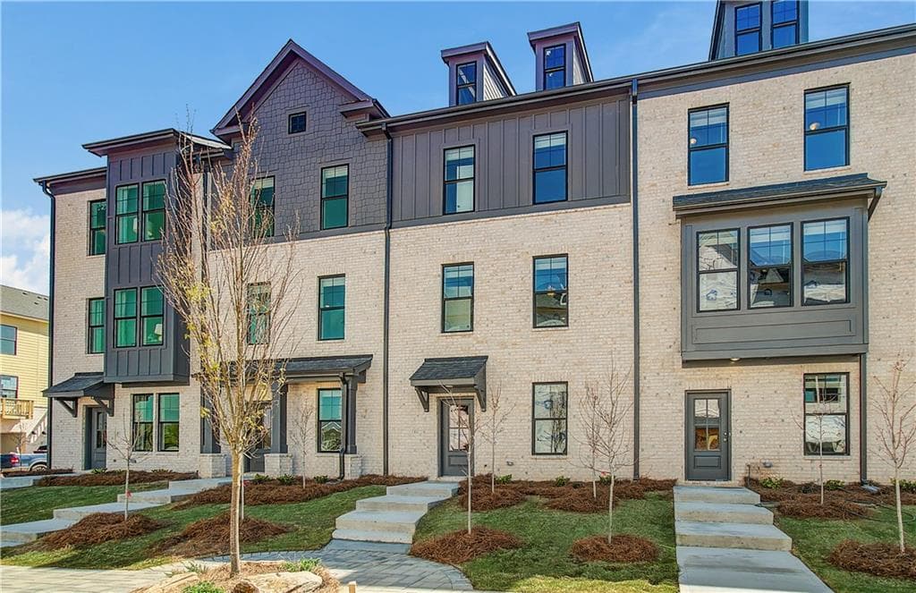 3 bedroom, 4 bathroom, 1,897 sq ft townhouse under contract at 629 Marimba Pike, Mcdonough, GA 30253 — photo 2