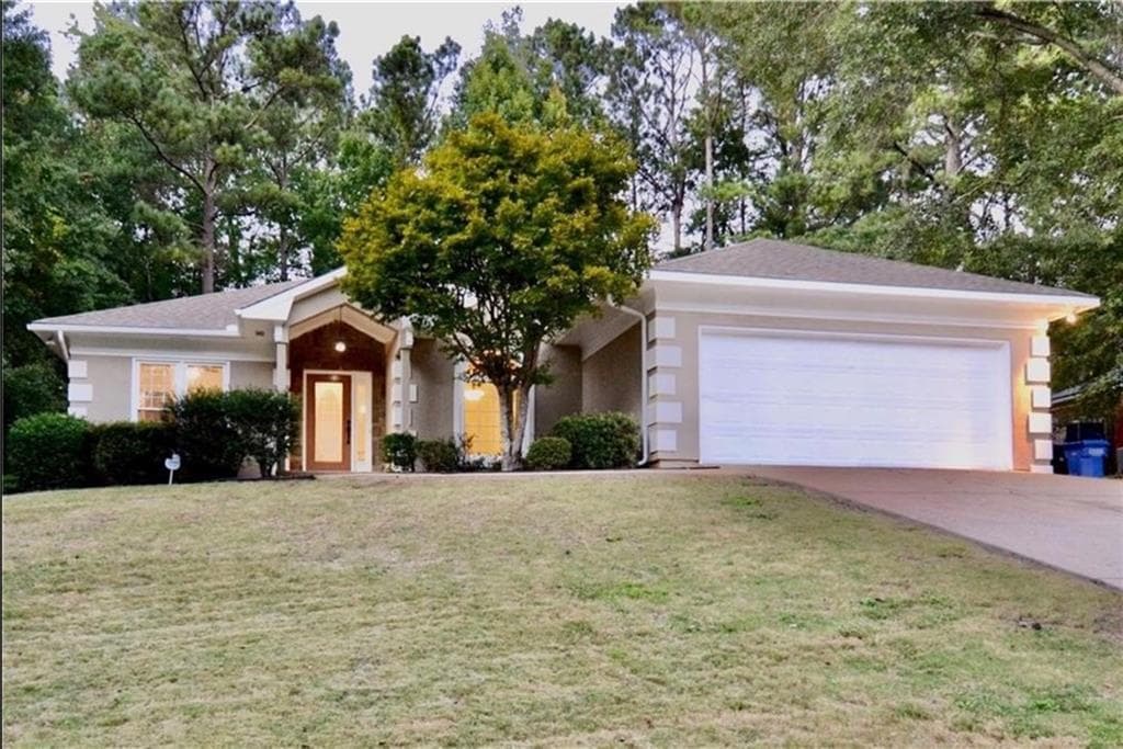 3 bedroom, 2 bathroom, 1,762 sq ft single family residence sold at 911 Oakwood Drive, Columbus, GA 31904