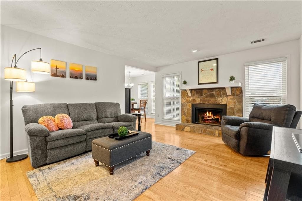 1009 Lake Pointe Circle, Roswell, GA 30075 — most recent listing photo