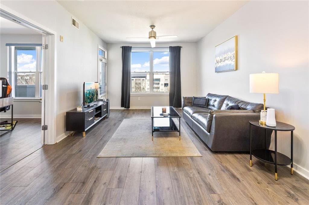 3 bedroom, 3 bathroom, 1,596 sq ft condominium for sale at 390 17th Street 5031, Atlanta, GA 30363 — photo 2