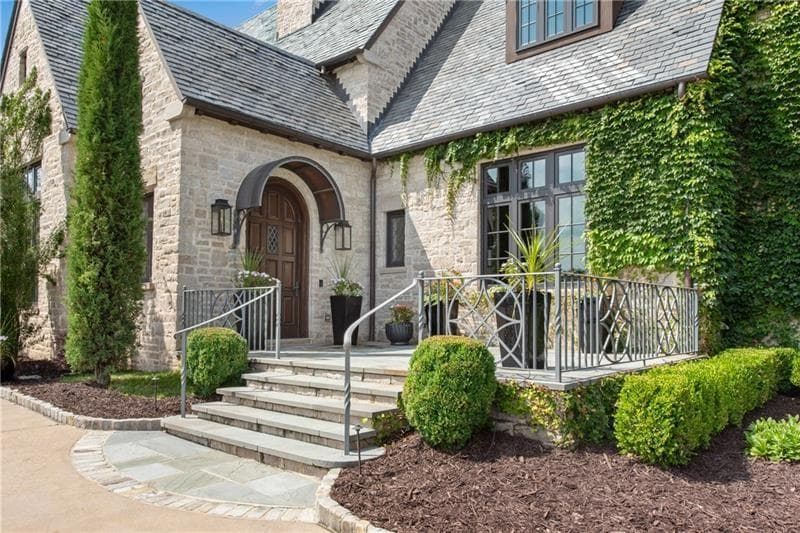 6 bedroom, 10 bathroom, 9,952 sq ft single family residence for sale at 560 Lost River Bend, Milton, GA 30004 — photo 4