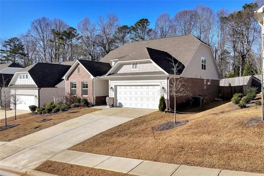 5 bedroom, 3 bathroom, 3,070 sq ft single family residence for rent at 6968 Manchester Drive, Flowery Branch, GA 30542 for $3,000 a month