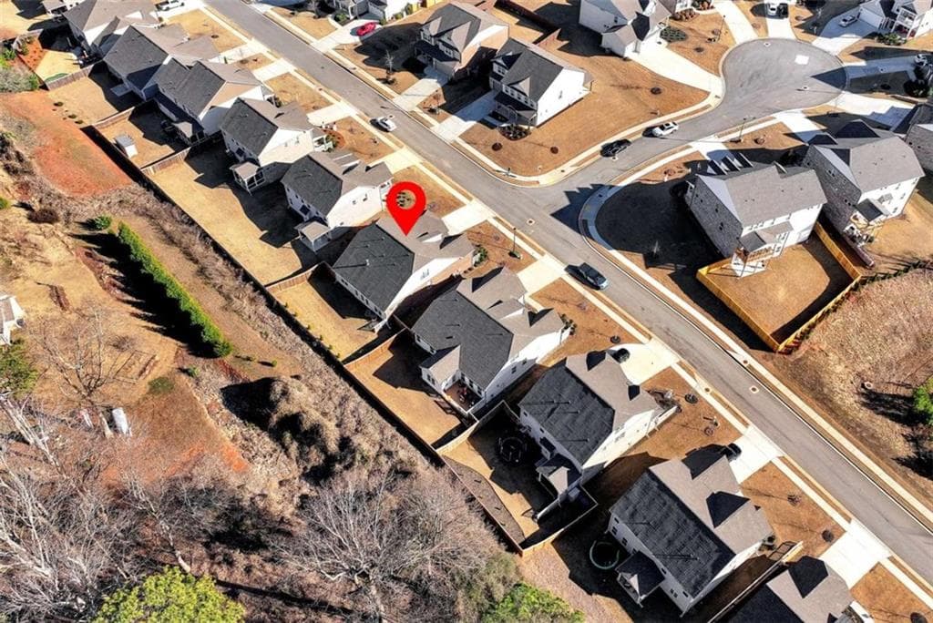 5 bedroom, 3 bathroom, 3,070 sq ft single family residence for rent at 6968 Manchester Drive, Flowery Branch, GA 30542 for $3,000 a month — photo 5