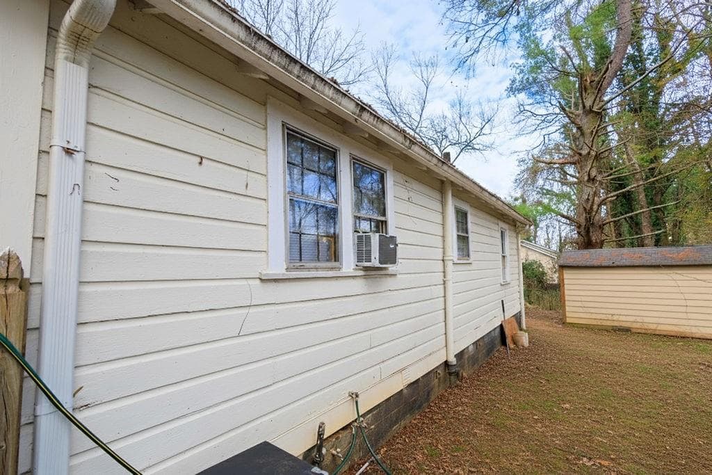 2 bedroom, 1 bathroom, 1,008 sq ft single family residence for sale at 241 E Killian Street, Canton, GA 30114 — photo 3