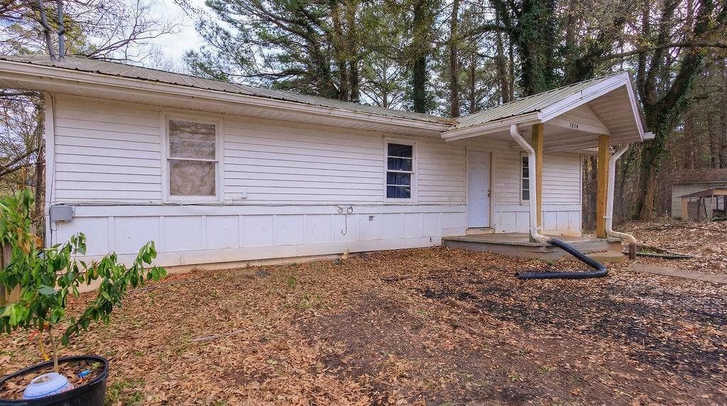 5 bedroom, 2 bathroom, 2,150 sq ft single family residence for sale at 251 Killian Street, Canton, GA 30114 — photo 2