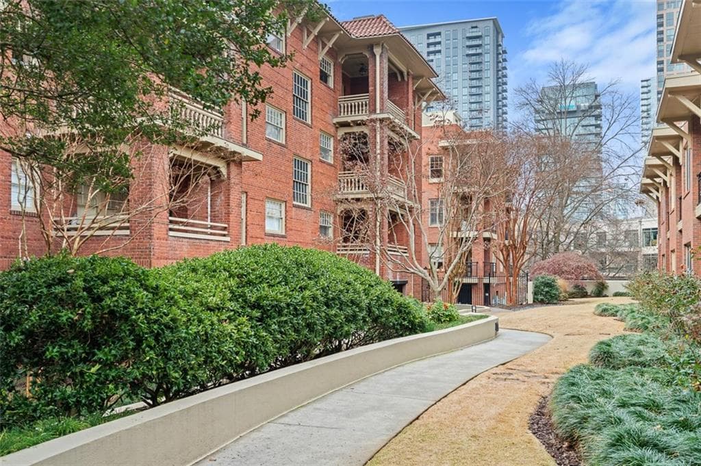 1 bedroom, 1 bathroom, 679 sq ft condominium sold at 266 11th Street 308, Atlanta, GA 30309