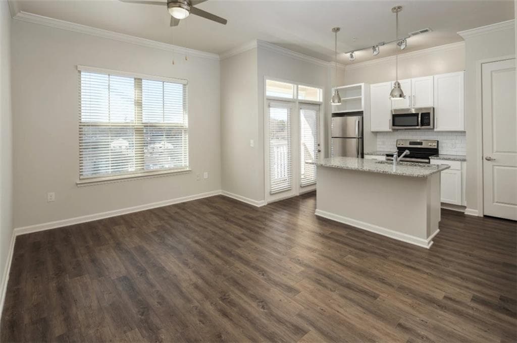1 bedroom, 1 bathroom, 704 sq ft apartment for rent at 306 Ardmore Circle C125, Atlanta, GA 30309 for $1,767 a month — photo 7