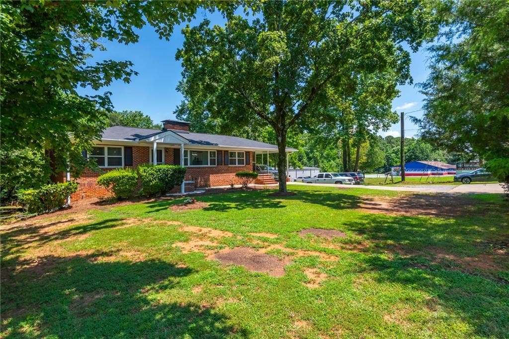 2 bedroom, 2 bathroom, 1,625 sq ft single family residence for sale at 4270 S Main Street, Acworth, GA 30101 — photo 2