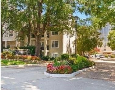 2 bedroom, 2 bathroom, 981 sq ft condominium sold at 3655 Habersham Road B346, Atlanta, GA 30305