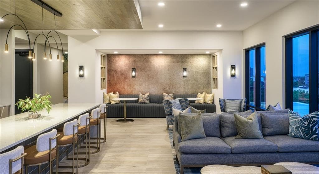 1 bedroom, 1 bathroom, 721 sq ft apartment for rent at 400 Bishop Street 1B.5, Atlanta, GA 30318 for $2,216 a month — photo 2