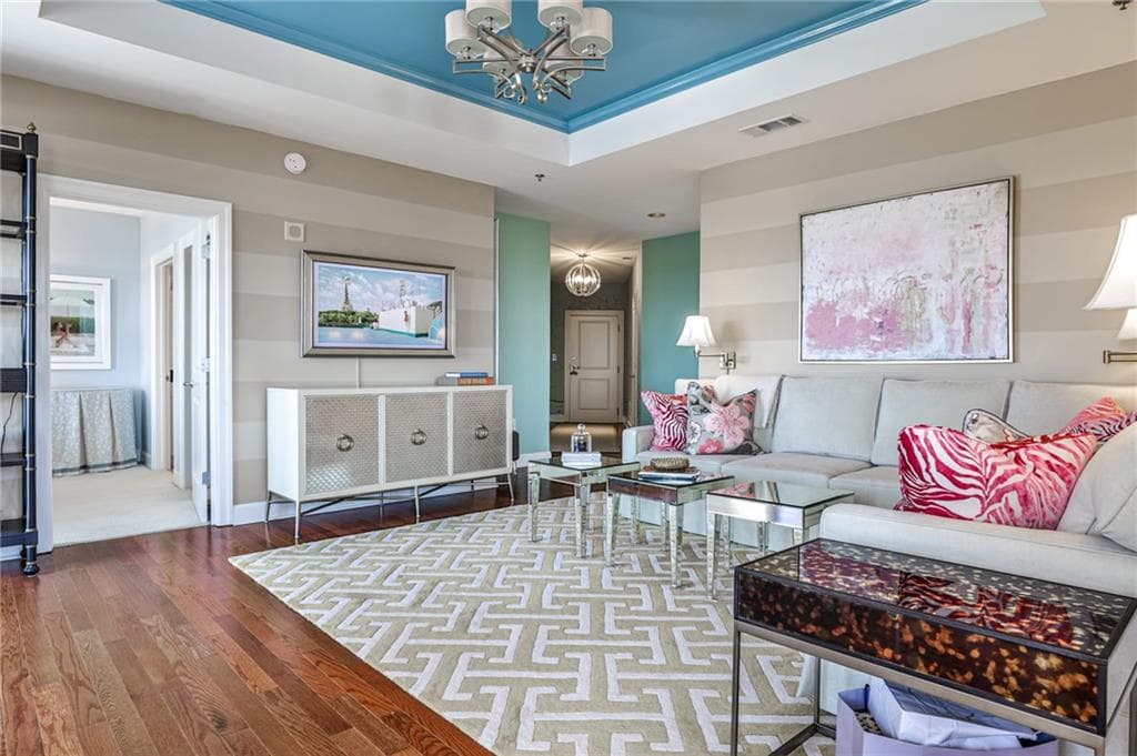2 bedroom, 2 bathroom, 1,491 sq ft condominium sold at 325 E Paces Ferry Road 1105, Atlanta, GA 30305