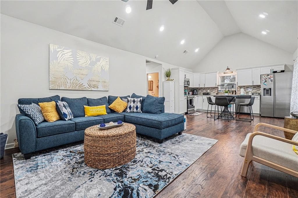 3 bedroom, 2 bathroom, 1,200 sq ft single family residence under contract at 3450 W County Line Road, Douglasville, GA 30135 — photo 5