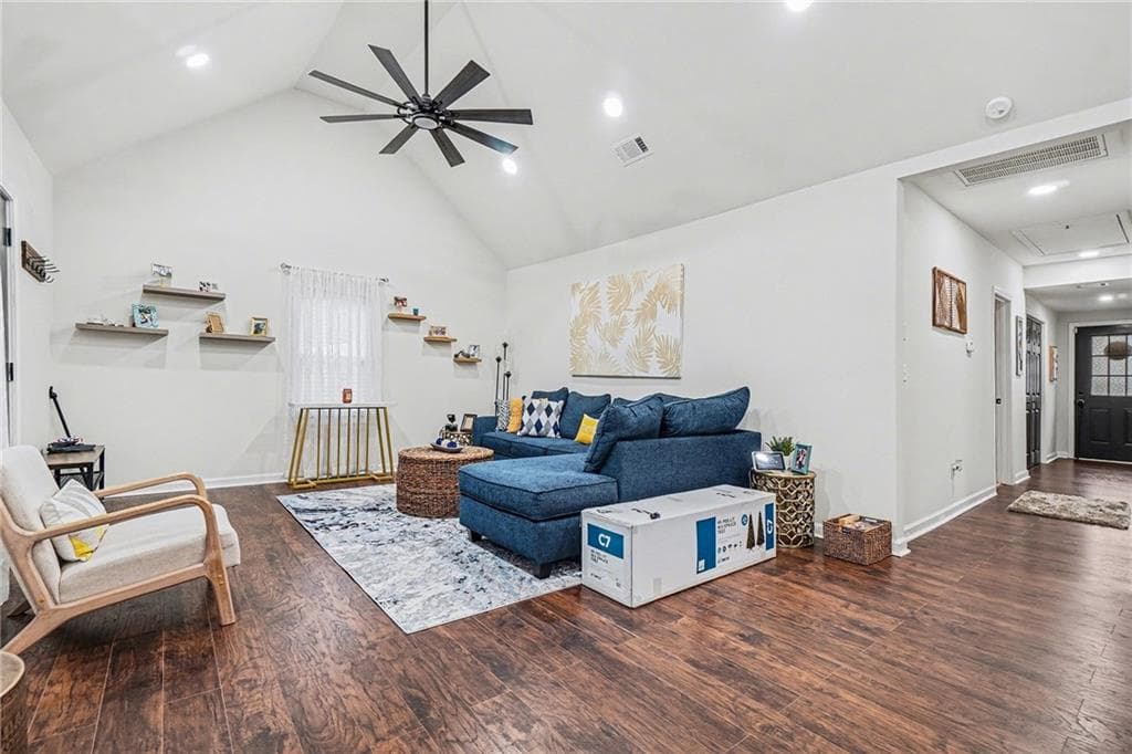 3 bedroom, 2 bathroom, 1,200 sq ft single family residence under contract at 3450 W County Line Road, Douglasville, GA 30135 — photo 6