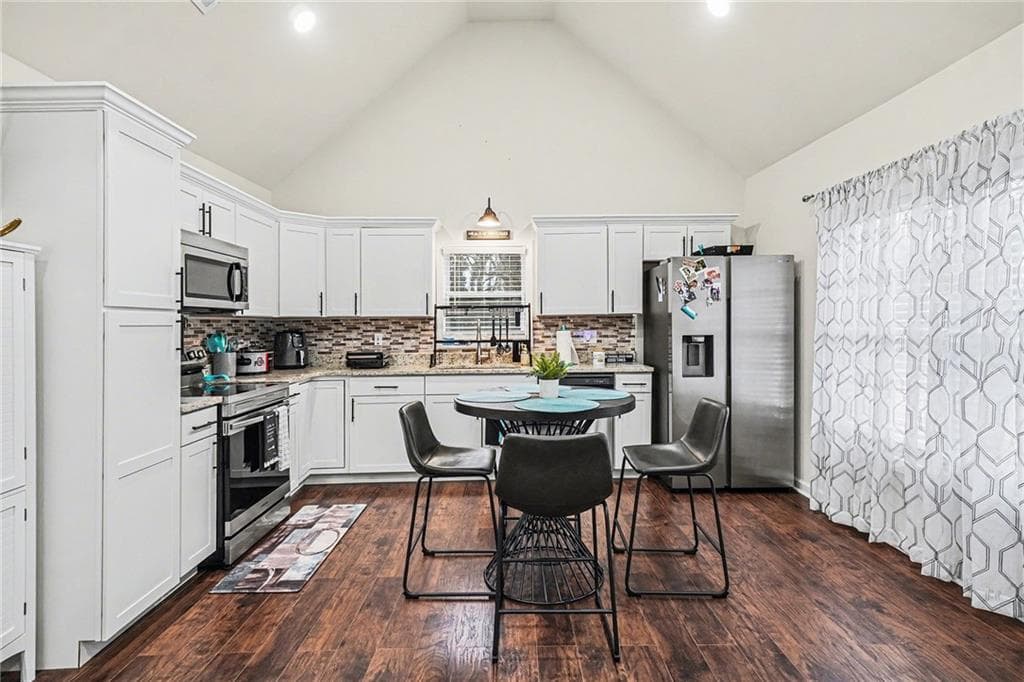 3 bedroom, 2 bathroom, 1,200 sq ft single family residence under contract at 3450 W County Line Road, Douglasville, GA 30135 — photo 8