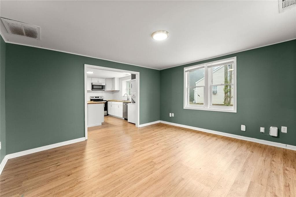 2 bedroom, 1 bathroom, 840 sq ft single family residence for sale at 212 Walker Drive, Monroe, GA 30655 — photo 6