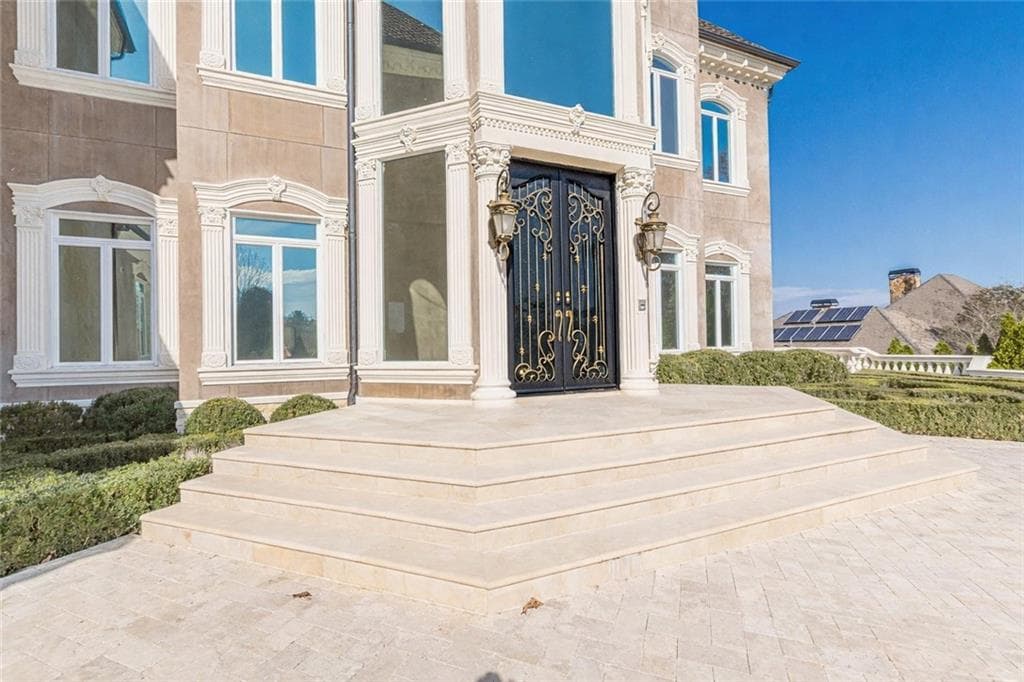 6 bedroom, 9 bathroom, 17,692 sq ft single family residence for sale at 8330 Jett Ferry Road, Sandy Springs, GA 30350 — photo 5