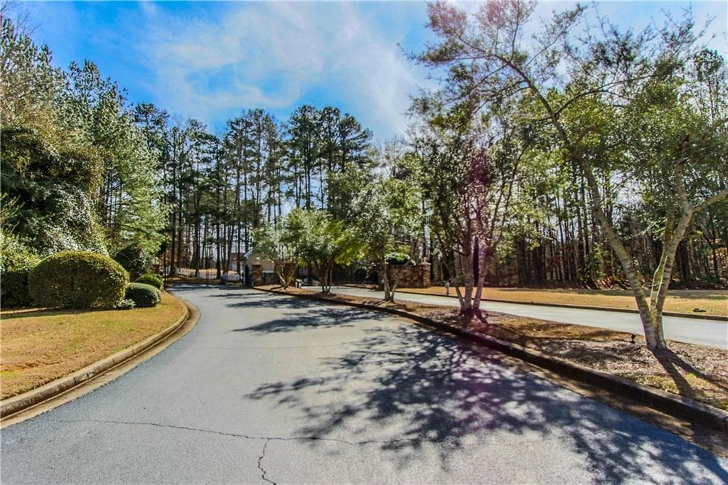 single family residence for sale at 480 Carondelett Cove, Atlanta, GA 30331 — photo 4