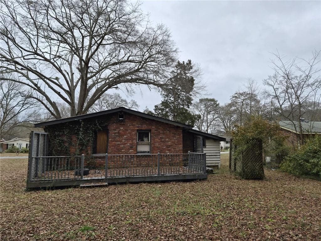 3 bedroom, 1 bathroom, 1,285 sq ft single family residence for sale at 6203 Castlewood Drive, Morrow, GA 30260 — photo 4