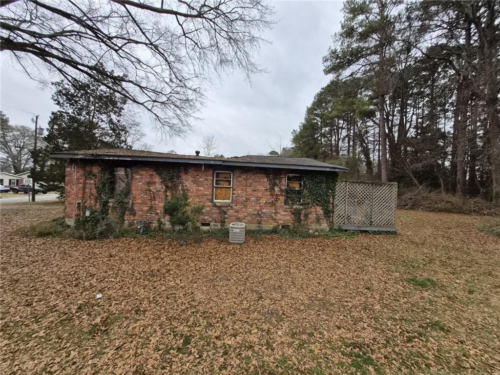 3 bedroom, 1 bathroom, 1,285 sq ft single family residence for sale at 6203 Castlewood Drive, Morrow, GA 30260 — photo 5