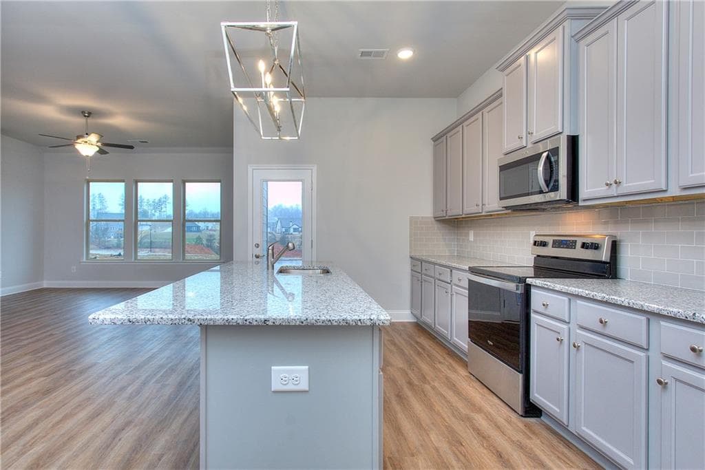 4 bedroom, 4 bathroom, 2,167 sq ft single family residence for sale at 154 Classic Overlook, Homer, GA 30547 — photo 6