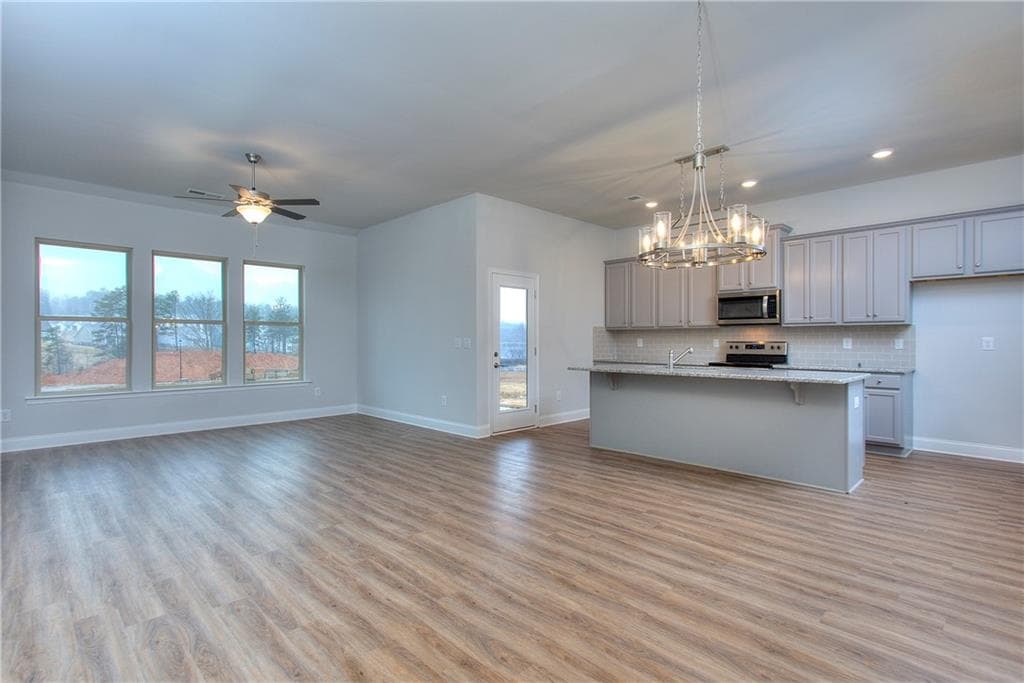 4 bedroom, 4 bathroom, 2,167 sq ft single family residence for sale at 154 Classic Overlook, Homer, GA 30547 — photo 8