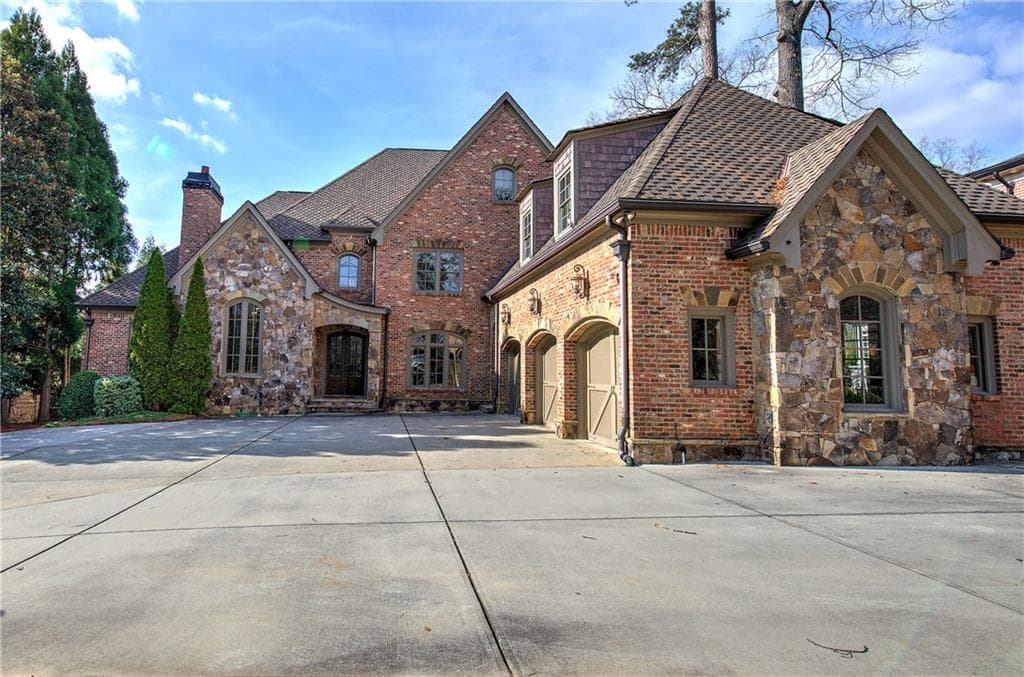 4 bedroom, 5 bathroom, 6,860 sq ft single family residence sold at 4076 Peachtree Dunwoody Road, Atlanta, GA 30342