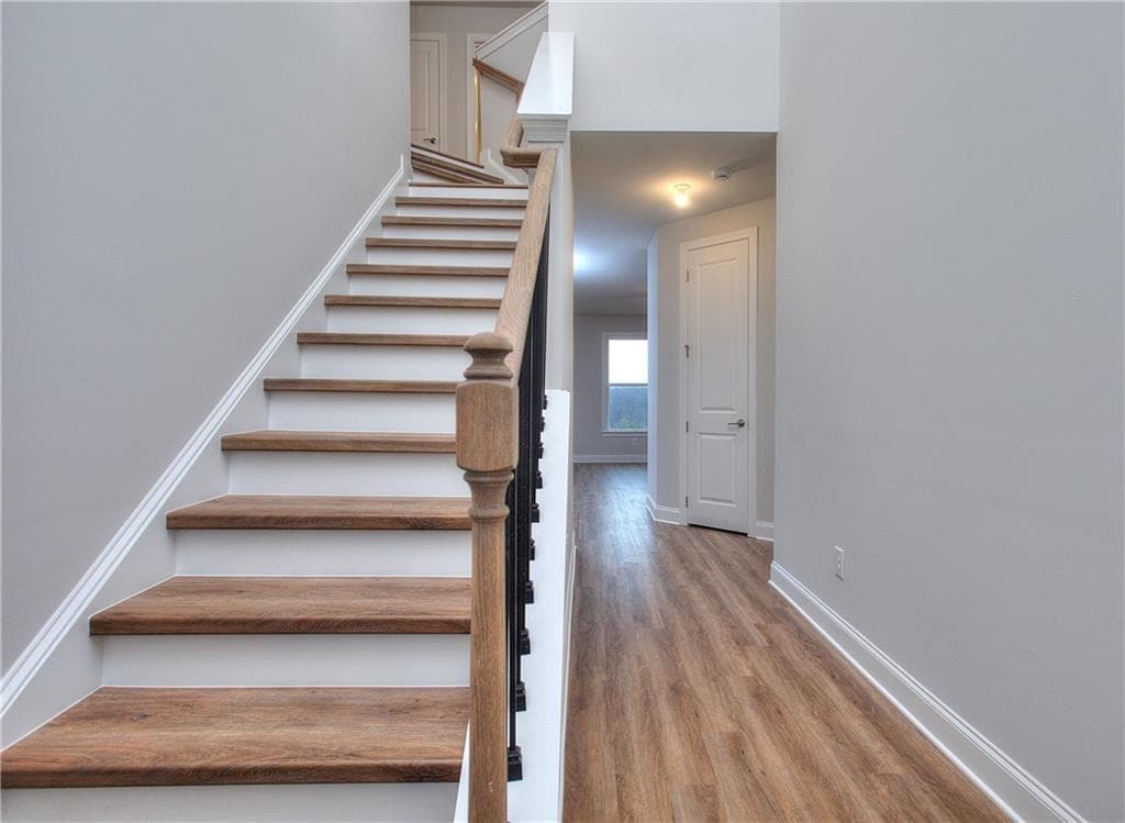 5 bedroom, 4 bathroom, 2,608 sq ft single family residence for sale at 132 Classic Overlook, Homer, GA 30547 — photo 2