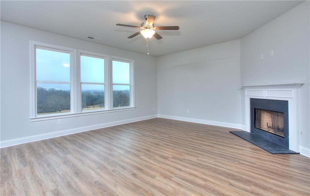 5 bedroom, 4 bathroom, 2,608 sq ft single family residence for sale at 132 Classic Overlook, Homer, GA 30547 — photo 4