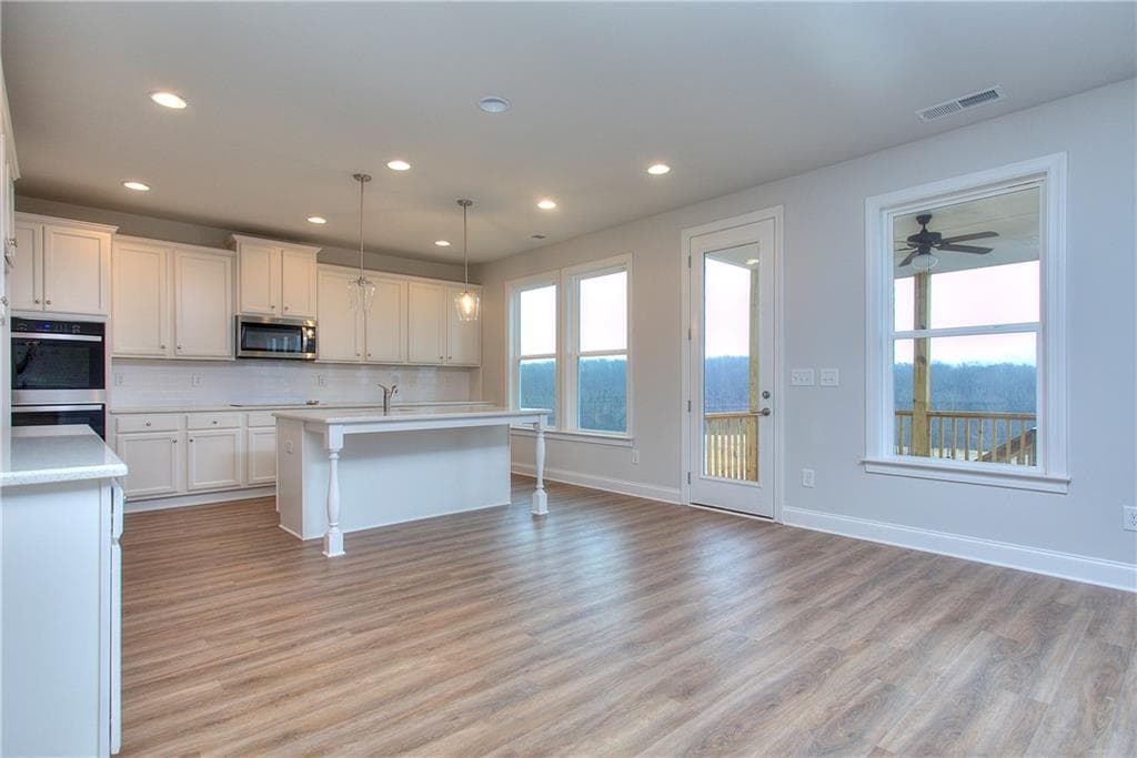 5 bedroom, 4 bathroom, 2,608 sq ft single family residence for sale at 132 Classic Overlook, Homer, GA 30547 — photo 10