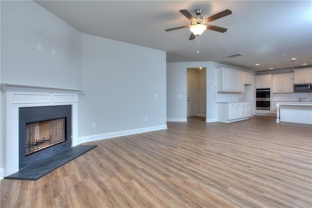 5 bedroom, 4 bathroom, 2,608 sq ft single family residence for sale at 132 Classic Overlook, Homer, GA 30547 — photo 8