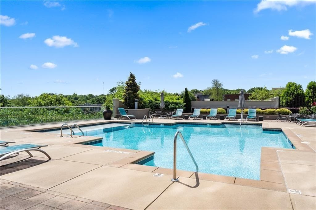 1 bedroom, 1 bathroom, 989 sq ft condominium for sale at 222 12th Street 1901, Atlanta, GA 30309 — photo 3