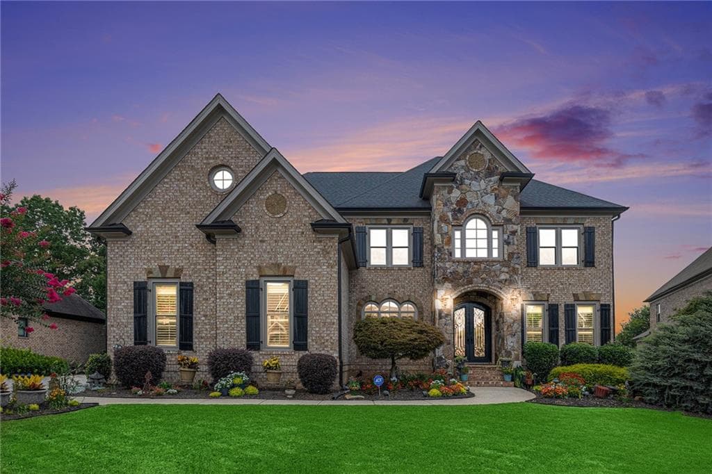 6 bedroom, 7 bathroom, 6,598 sq ft single family residence for sale at 2088 Skybrooke Court, Hoschton, GA 30548 — photo 3