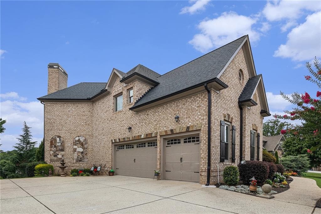 6 bedroom, 7 bathroom, 6,598 sq ft single family residence for sale at 2088 Skybrooke Court, Hoschton, GA 30548 — photo 4