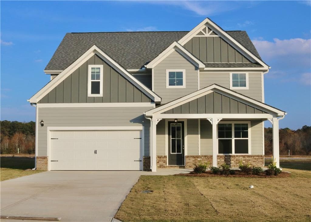 5 bedroom, 4 bathroom, 2,608 sq ft single family residence sold at 813 Brittany Nichole Court, Bonaire, GA 31005