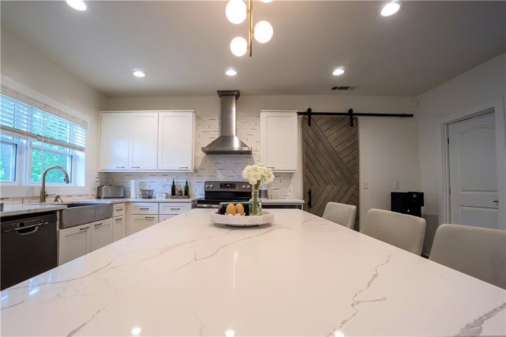 3 bedroom, 3 bathroom single family residence for rent at 811 King Road, Stone Mountain, GA 30088 for $3,300 a month — photo 9