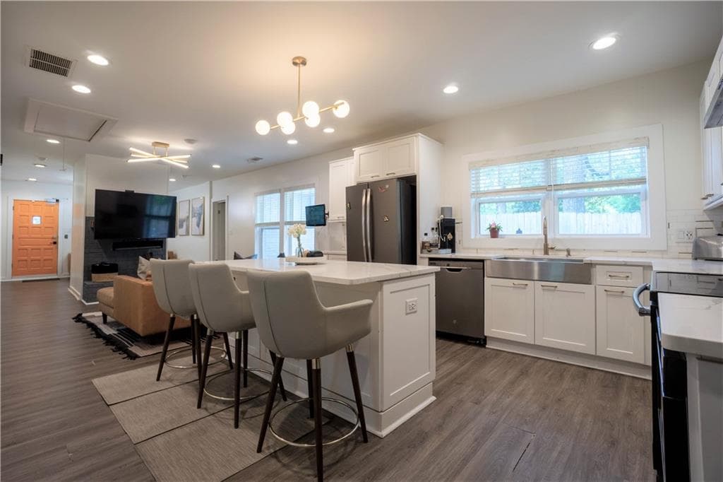 3 bedroom, 3 bathroom single family residence for rent at 811 King Road, Stone Mountain, GA 30088 for $3,300 a month — photo 10