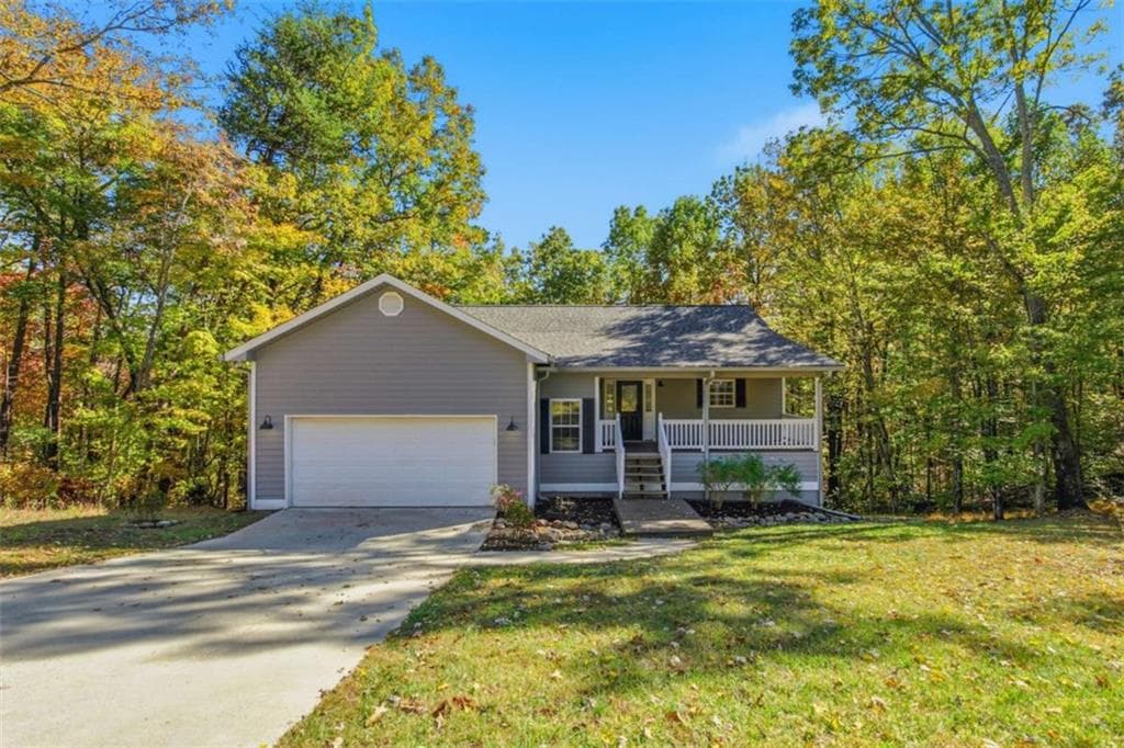 4 bedroom, 3 bathroom, 2,704 sq ft single family residence under contract at 622 Spring Crest Road, Cleveland, GA 30528