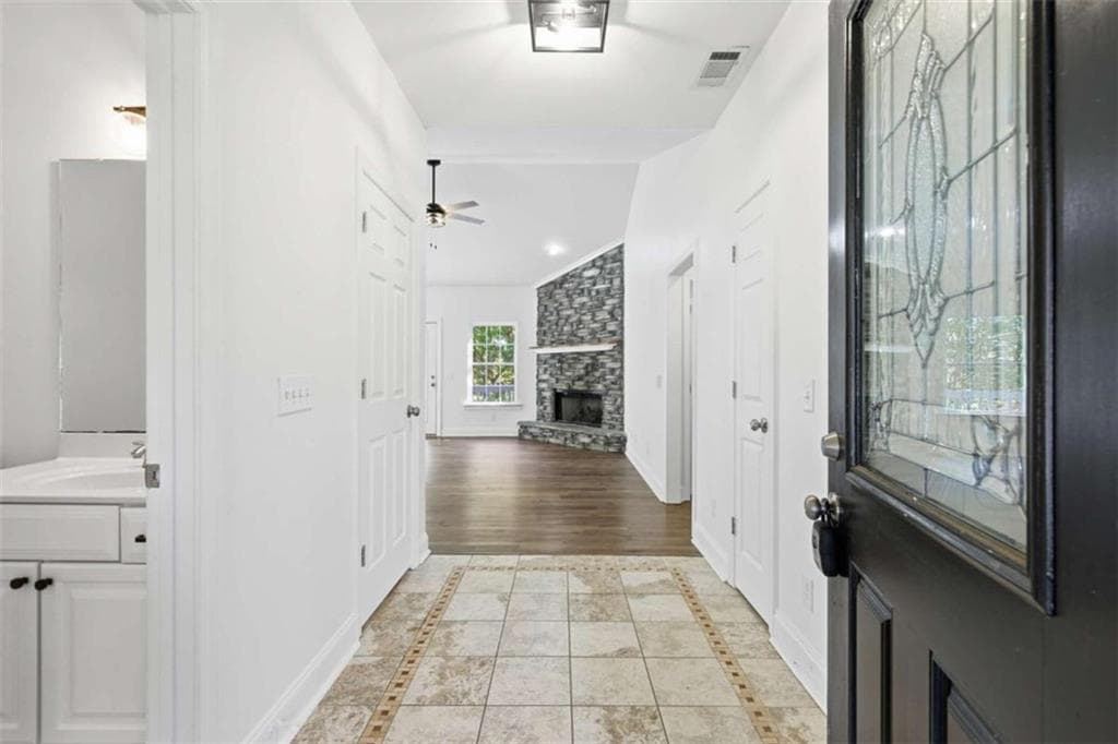 4 bedroom, 3 bathroom, 2,704 sq ft single family residence under contract at 622 Spring Crest Road, Cleveland, GA 30528 — photo 4