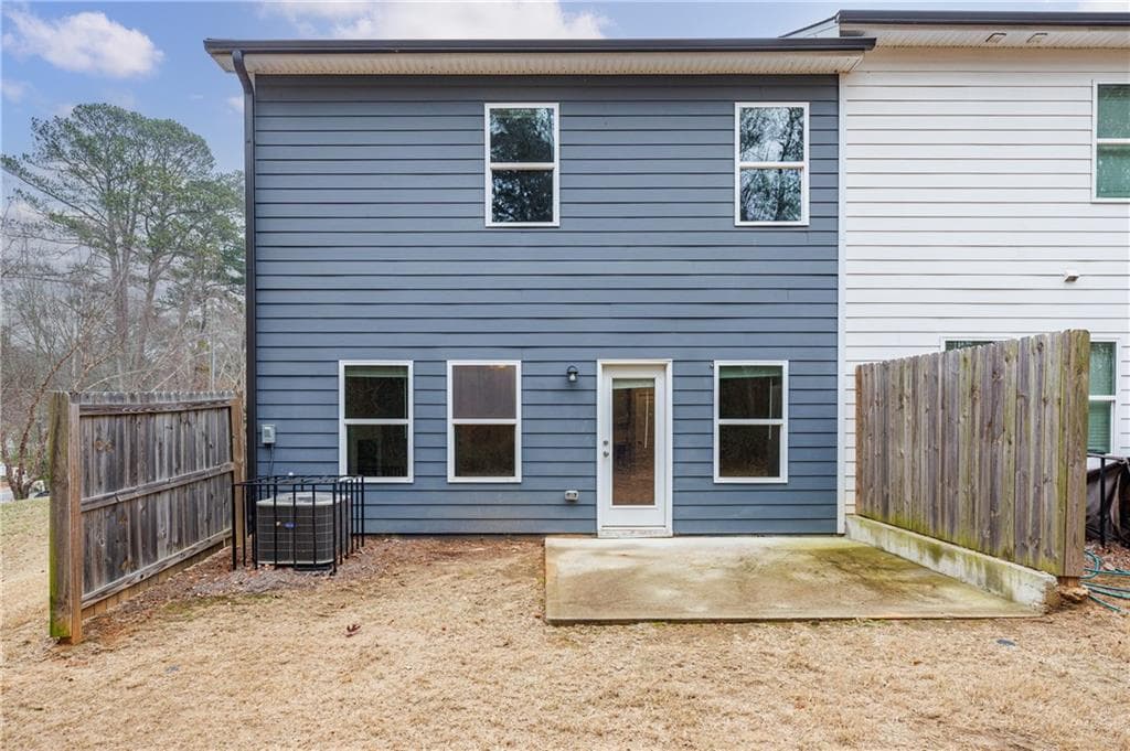 3 bedroom, 3 bathroom, 1,968 sq ft townhouse for sale at 3413 Endurance Court, Atlanta, GA 30349 — photo 5